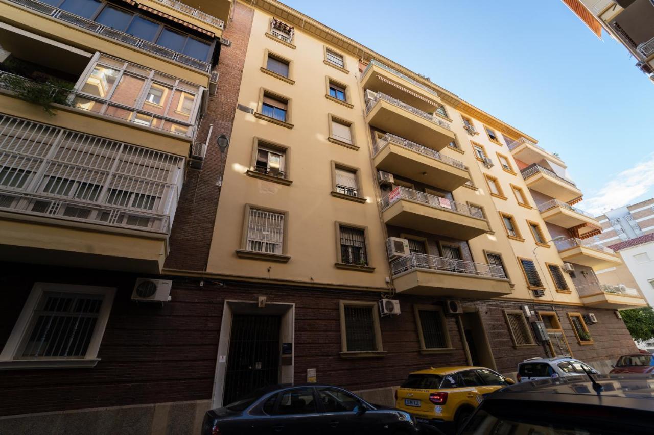 Larra Nervion Subway Tranvia Apartment Seville Exterior photo