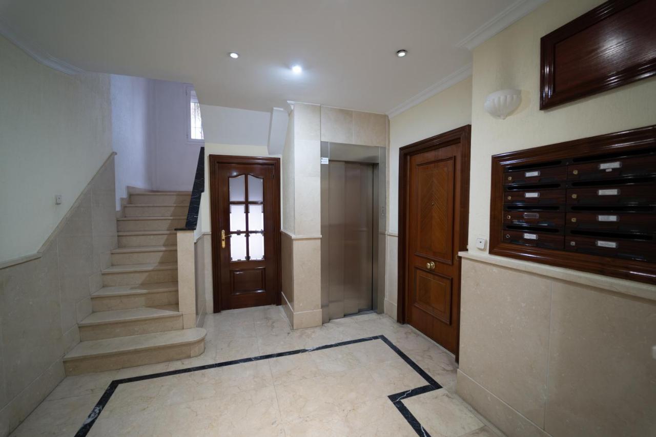 Larra Nervion Subway Tranvia Apartment Seville Exterior photo