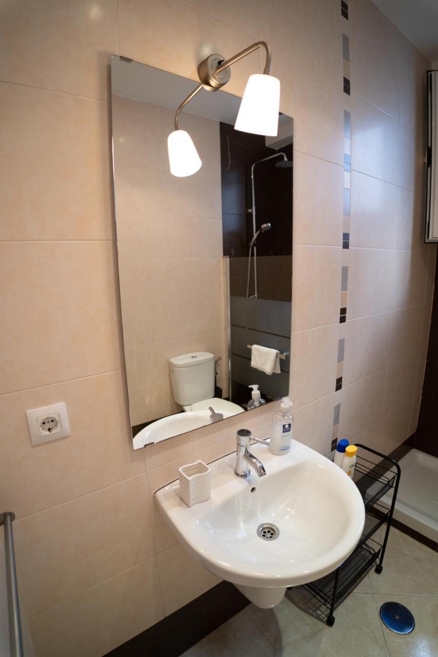 Larra Nervion Subway Tranvia Apartment Seville Exterior photo