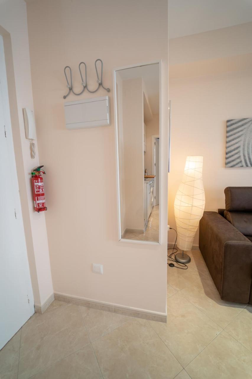 Larra Nervion Subway Tranvia Apartment Seville Exterior photo